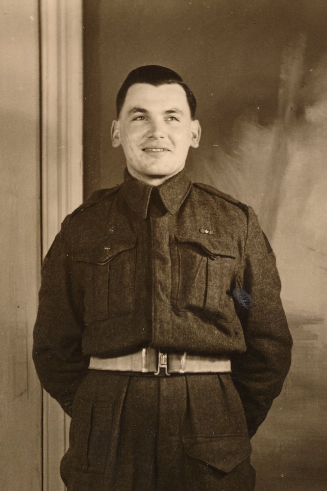 bowers_carl_1945_overseas_b